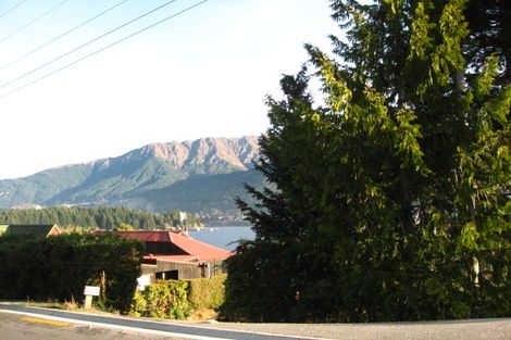 Photo of property in 587 Peninsula Road, Kelvin Heights, Queenstown, 9300