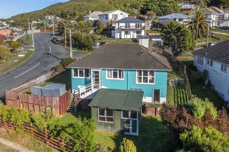 Photo of property in 2 Ngahue Crescent, Elsdon, Porirua, 5022