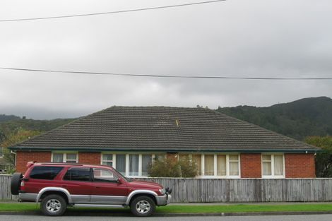 Photo of property in 8 Bird Grove, Stokes Valley, Lower Hutt, 5019
