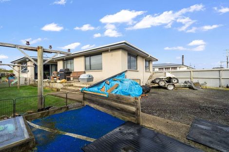 Photo of property in 215 Mcquarrie Street, Kingswell, Invercargill, 9812