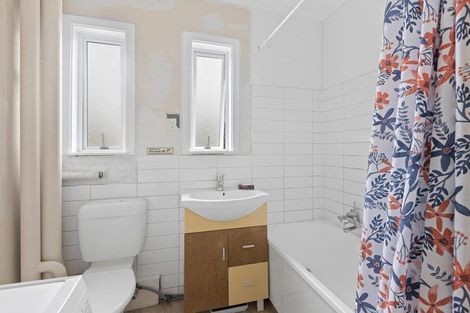 Photo of property in 9g Emmett Street, Herne Bay, Auckland, 1011