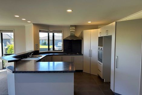 Photo of property in 63 Carrington Drive, Papamoa Beach, Papamoa, 3118