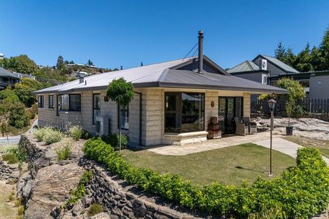 Photo of property in 2 Hart Place, Bridge Hill, Alexandra, 9320