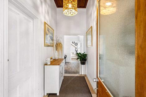 Photo of property in 409 Alexandra Street, Hastings, 4122