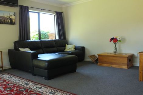 Photo of property in 13 Nielsen Gardens, Rototuna, Hamilton, 3210