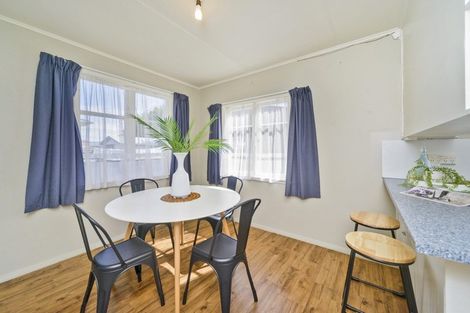 Photo of property in 27 Duff Crescent, Highbury, Palmerston North, 4412