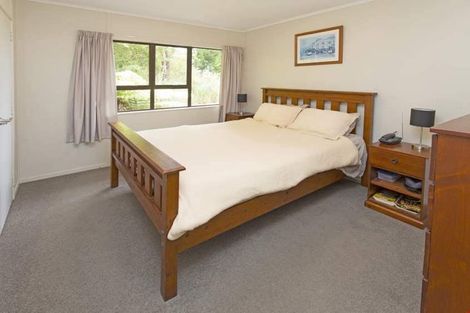 Photo of property in 23 Elliston Crescent, Stanmore Bay, Whangaparaoa, 0932
