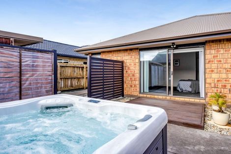 Photo of property in 5 Marlin Terrace, Bell Block, New Plymouth, 4312