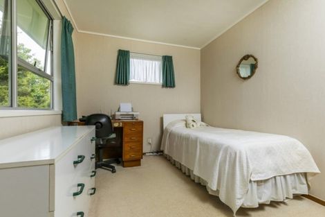 Photo of property in 33 Tauhinu Road, Greenhithe, Auckland, 0632