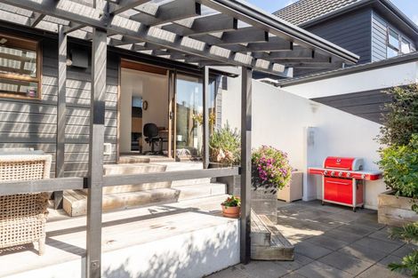 Photo of property in 22 Tamahine Street, Maupuia, Wellington, 6022