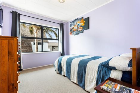 Photo of property in 1/89 Knights Road, Rothesay Bay, Auckland, 0630