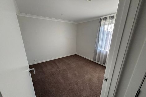 Photo of property in 10 Rauriki Lane, Rosehill, Papakura, 2113