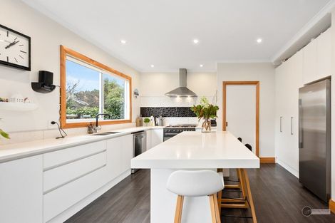 Photo of property in 24 South Street, Petone, Lower Hutt, 5012