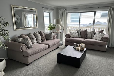 Photo of property in 8 Prestwich Rise, Churton Park, Wellington, 6037