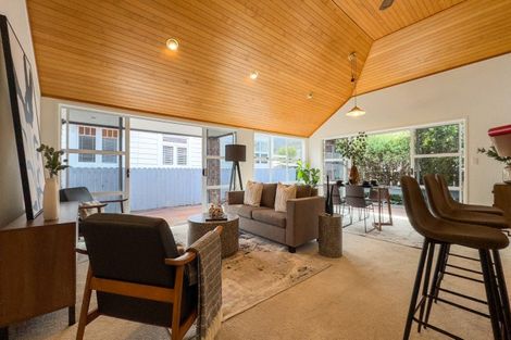 Photo of property in 102 Beach Road, Thames, 3500