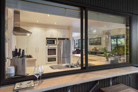 Photo of property in 29 Eastcliffe Road, Castor Bay, Auckland, 0620