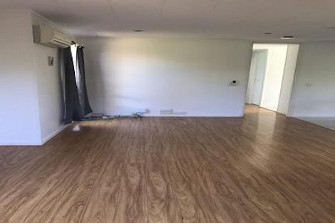 Photo of property in 2/23 Camelot Place, Glenfield, Auckland, 0629