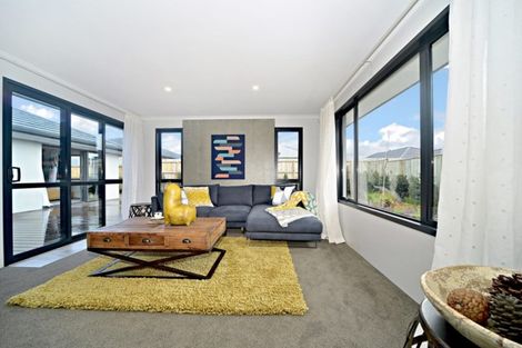 Photo of property in 19 Te Aparangi Crescent, Papakura, 2110