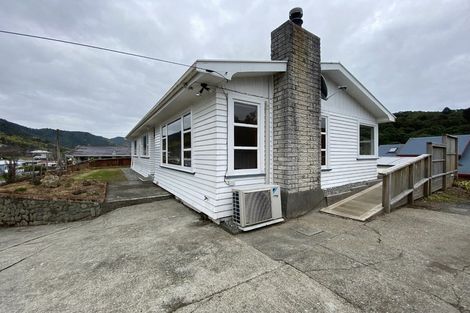 Photo of property in 76 Hampden Street, Picton, 7220
