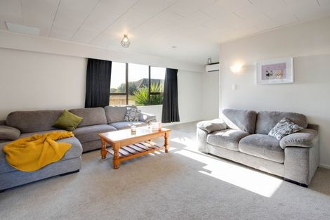 Photo of property in 32 Plowman Crescent, Onekawa, Napier, 4110