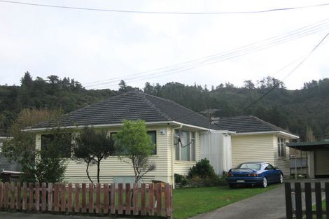 Photo of property in 3 Hanson Grove, Stokes Valley, Lower Hutt, 5019