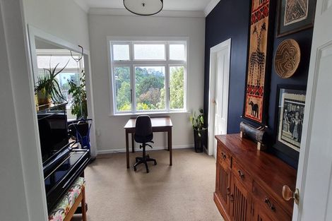 Photo of property in 112 Sutherland Road, Melrose, Wellington, 6023