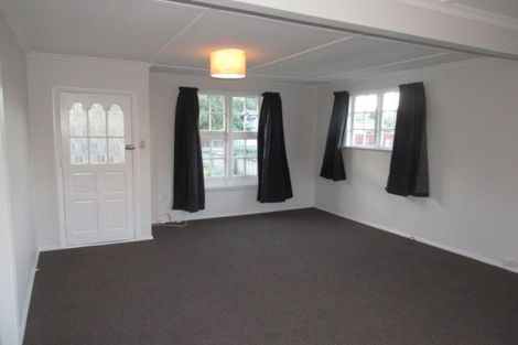 Photo of property in 5 Dover Road, Wainuiomata, Lower Hutt, 5014