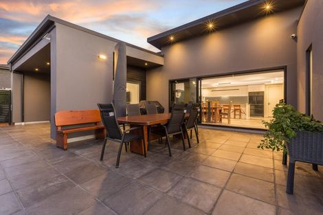 Photo of property in 55 Queen Charlotte Drive, Aotea, Porirua, 5024