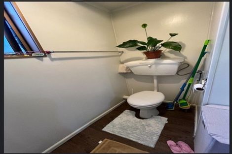 Photo of property in 42 Compton Street, Hillcrest, Auckland, 0627