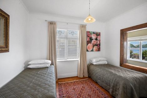 Photo of property in 170 Breaker Bay Road, Breaker Bay, Wellington, 6022