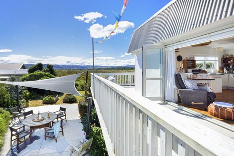 Photo of property in 2 Koura Crescent, Mahia, Nuhaka, 4198