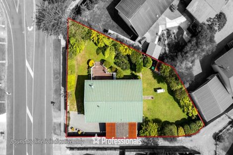 Photo of property in 1 Gemstone Drive, Birchville, Upper Hutt, 5018