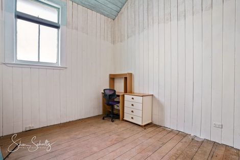 Photo of property in 12 Franklin Road, Paparoa, 0571