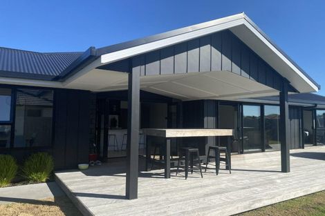 Photo of property in 21 Saint Michael Crescent, One Tree Point, 0118