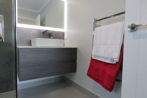 Photo of property in 2 Paapaka Way, Waiuku, 2123