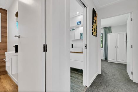 Photo of property in 1/11 Gibbs Place, Kinloch, Taupo, 3377