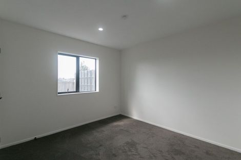 Photo of property in 17e Martin Place, Kelston, Auckland, 0602