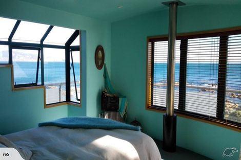 Photo of property in 166 The Esplanade, Houghton Bay, Wellington, 6023