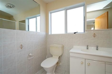 Photo of property in 1/1 Moana Avenue, Bayswater, Auckland, 0622