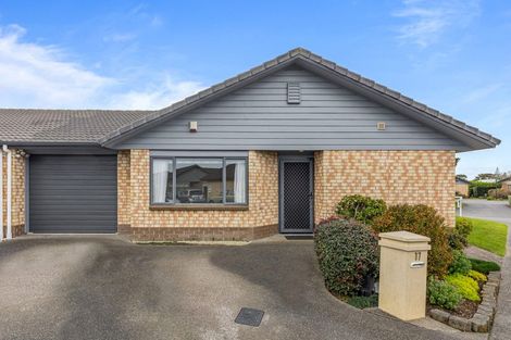 Photo of property in Waimanu Bay Village, 17/1 Piriti Drive, Te Atatu Peninsula, Auckland, 0610