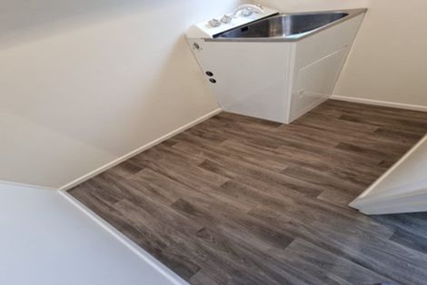 Photo of property in 6 Hereford Street, Te Atatu Peninsula, Auckland, 0610