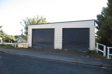 Photo of property in 62a Black Rock Road, Newlands, Wellington, 6037