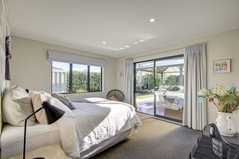 Photo of property in 10 Catchpole Place, Woodend, 7610