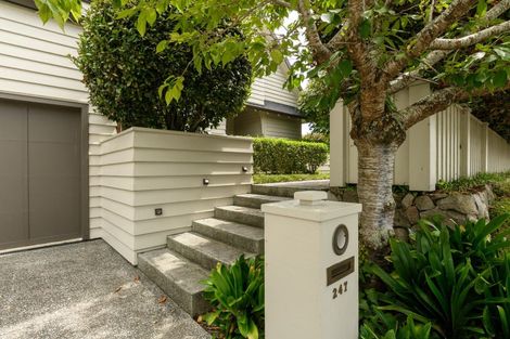 Photo of property in 247 Devonport Road, Tauranga, 3110