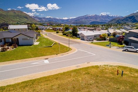 Photo of property in 8 Mcleod Avenue, Wanaka, 9305