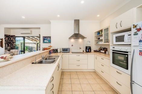 Photo of property in 27 San Priamo Place, Paraparaumu Beach, Paraparaumu, 5032