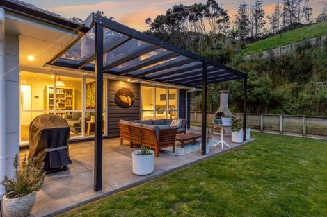 Photo of property in 35 Banks Boulevard, Whitby, Porirua, 5024