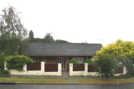 Photo of property in 68 Chelsea View Drive, Chatswood, Auckland, 0626