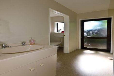 Photo of property in 5 Auburn Avenue, Upper Riccarton, Christchurch, 8041