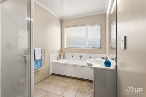 Photo of property in 28 Richfield Crescent, Westgate, Auckland, 0614